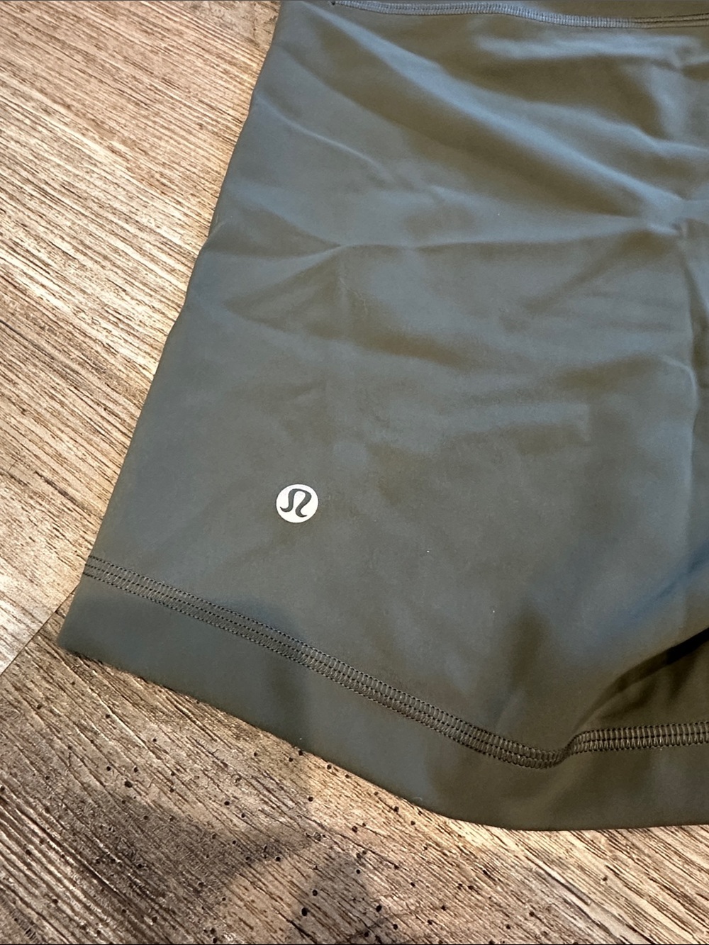 NEW with tags! 	
Wunder Train High-Rise Short 6" Palm Deco / Size 10 - Picture 4 of 4